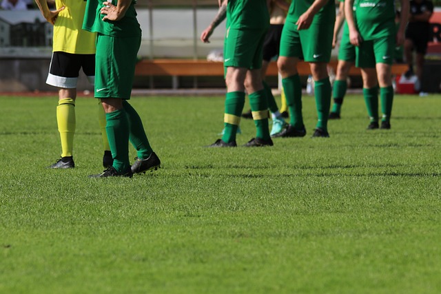 础上面临较 础上面临较